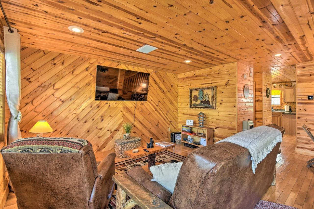 Cozy Hiawassee Cabin With Fire Pit And Mtn Views! ภายนอก รูปภาพ