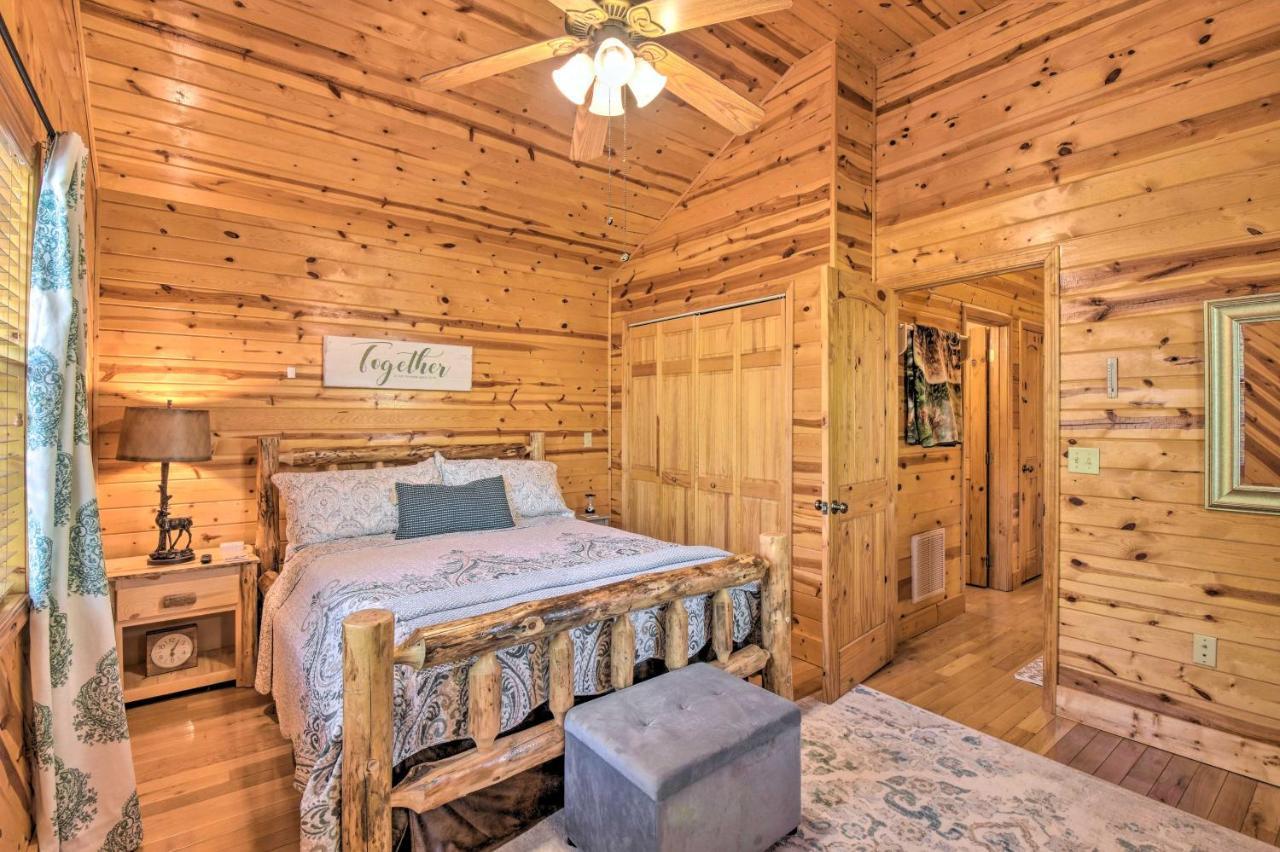 Cozy Hiawassee Cabin With Fire Pit And Mtn Views! ภายนอก รูปภาพ