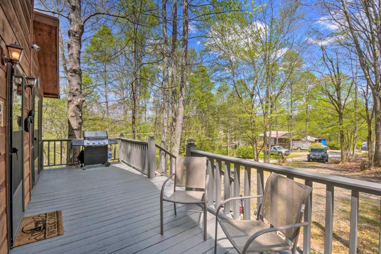 Cozy Hiawassee Cabin With Fire Pit And Mtn Views! ภายนอก รูปภาพ